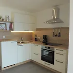 לינה וארוחת בוקר Schoebringer 3*