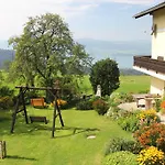 Schoebringer לינה וארוחת בוקר